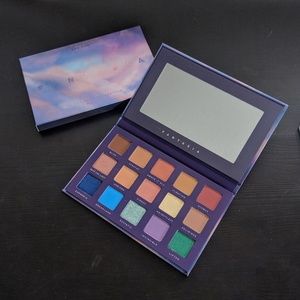 🥳 Fantasia Eyeshadow Palette